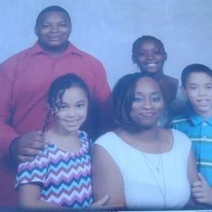 Meet your Posher, Simone